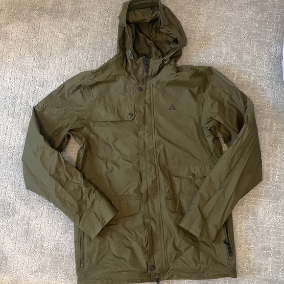 Nike ACG rain Jacket - Picture 2 of 7